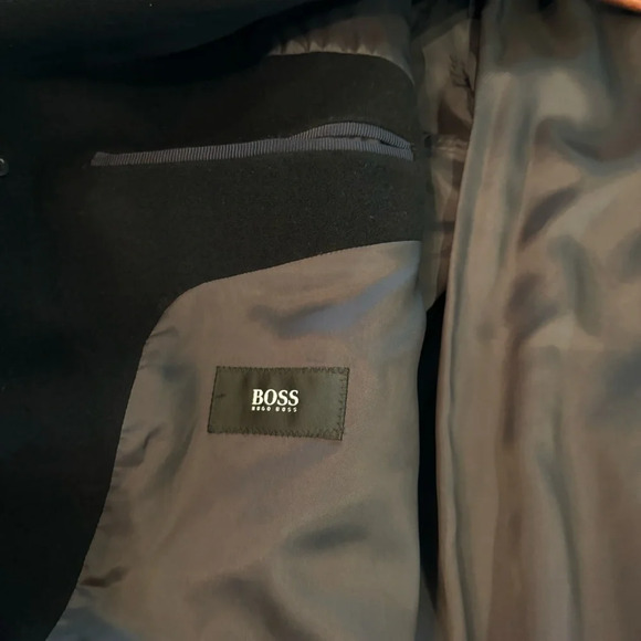 Hugo Boss Men’s De Tomaso 100% Virgin Wool Coat in Black, size 42L - Picture 7 of 16